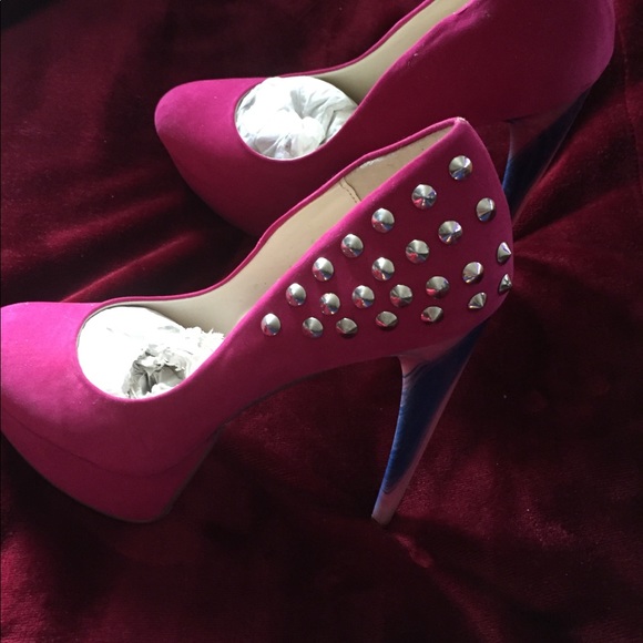 Stilletos - Picture 2 of 2